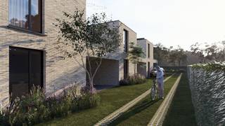 Project Kerkhofstraat is een uniek woonproject bestaande uit zeven energiezuinige BEN-woningen, uitgevoerd in een strakke, tijdloze architectuur en afgewerkt met oog voor kwaliteit, comfort en duurzaamheid.<br /><br />Hier woont u in stijl, met alle hedendaagse luxe én met het oog op de toekomst.<br /><br /><strong>Wonen in Maasmechelen</strong><br />Project Kerkhofstraat ligt op een rustige locatie in het charmante Eisden-Dorp (Maasmechelen), op een boogscheut van het centrum, scholen en lokale handelszaken. Dankzij de strategische ligging geniet u van rust én bereikbaarheid.<br /><br />Maasmechelen biedt een rustige, groene omgeving en met een goede verbinding zowel binnen België als naar Nederland.<br />Met het Nationaal Park "Hoge Kempen" gelegen in de directe omgeving kan u een rustige wandeling maken in één van de mooiste parken van België.<br /><br />Daarnaast kan u met Maasmechelen Village en het M2-shopping center de drukte opzoeken om op een zonnige dag te gaan winkelen en een terrasje te doen.<br /><br /><strong>Beschrijving project</strong><br />Het ontwerp van deze woningen kwam tot stand in samenwerking met architect F. Schellens en focust op licht, ruimte en ecologie. De gevels worden opgetrokken in lichte, genuanceerde baksteen met aluminium buitenschrijnwerk in zwarte RAL-kleur. Grote raampartijen, groendaken en private tuinen zorgen voor een harmonieus geheel waarin binnen en buiten naadloos in elkaar overvloeien. <br /><br />Iedere woning zal casco opgeleverd worden en waarbij er gekozen kan worden om via de bouwheer de verdere afwerking uit te voeren.<br /><br /><strong>Woning 6: </strong><br />Type bebouwing: gesloten<br />Oppervlakte perceel: 241,08m2<br />Oppervlakte woning (bruto): 134,60m2<br />Oppervlakte tuin (incl. terras en berging): 132,09m2<br />Prijs (casco): €279.000,00 (excl. kosten) + €50.940,00 (RR en BTW) = €329.940,00<br /><br />Troeven:<br />+ Casco (eigen afwerking) of afwerking via bouwheer<br />+ Bijna-energie-neutrale (BEN) woningen<br />+ Iedere woning heeft een overdekte carport<br />+ Aparte tuinberging/fietsenstalling<br /><br />Wenst u meer informatie (plannen, lastenboek, ...) of een verkennend gesprek in te plannen?<br />Bel ons gerust op het nummer 089/ 391 555 of mail naar info@frerevastgoed.be