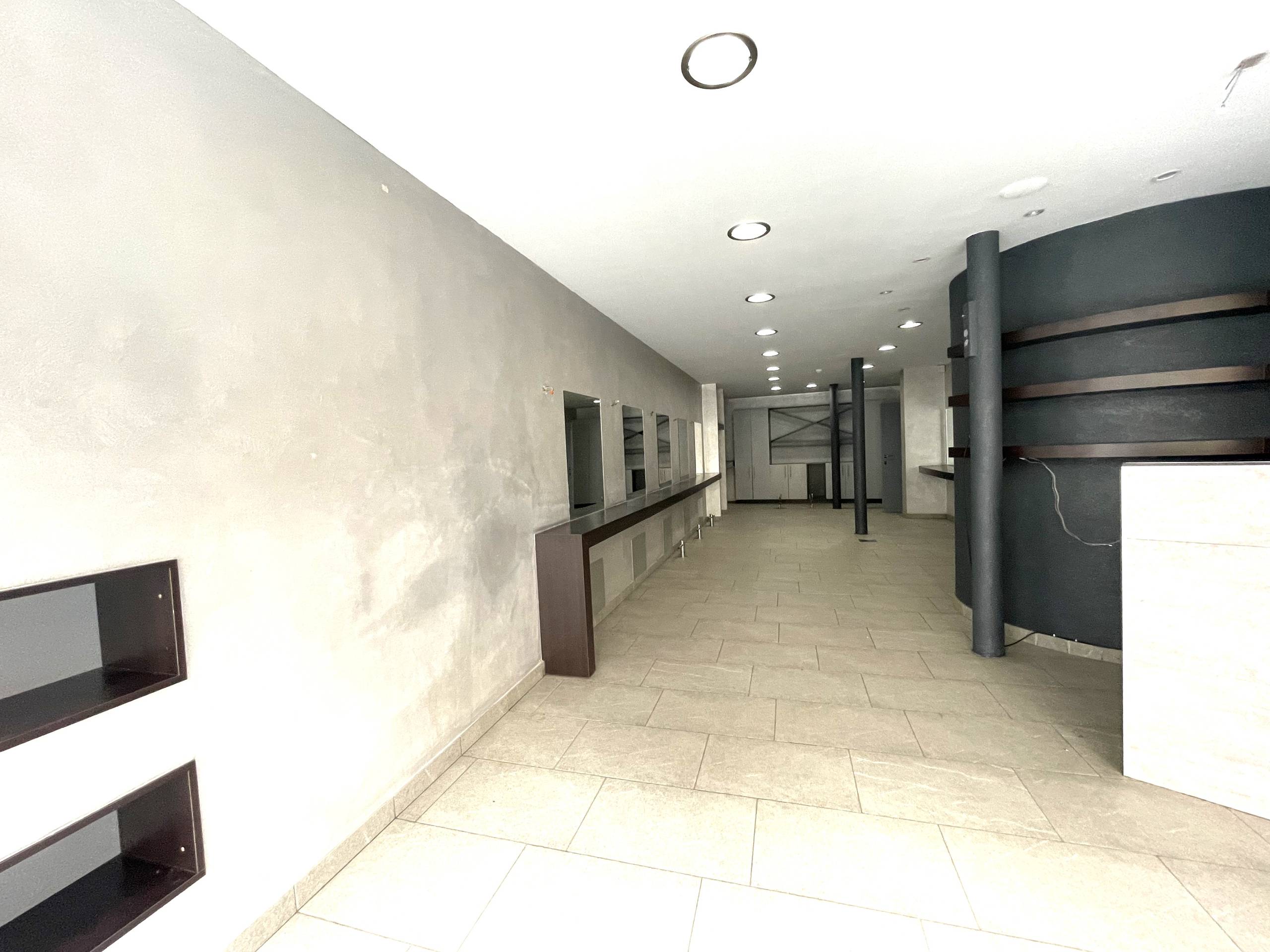 Commercial for rent in Ypres - photo 4