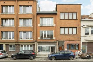 Living at Oudebareellei 77 is choosing a prime strategic location in a neighborhood that is alive and well: *  The Bredabaan is just around the...