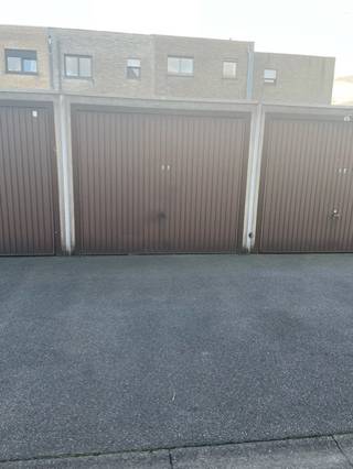 Garagebox gelegen in de Felix Timmermanstraat in het centrum van Heist.Afmetingen 5,6 x 2.7...