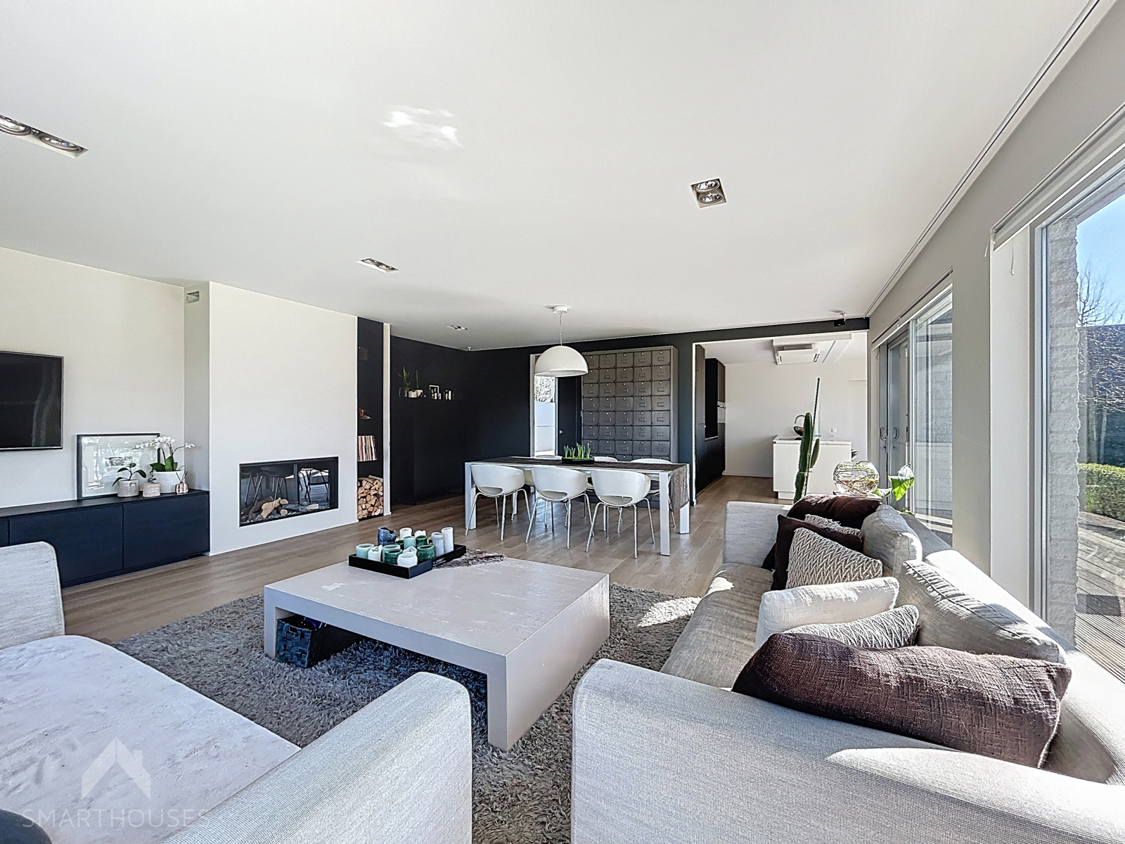 Alleenstaande woning met 3 slaapkamers, bureel en tuin - foto 3