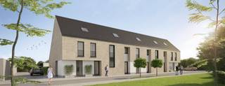 Aan de Zuidburgweg in Veurne, vlak bij het historische stadscentrum, worden deze tijdloze nieuwbouwwoningen opgetrokken. Je woont er op wandelafstand van openbaar vervoer, winkels, scholen, kinderdagverblijf, horeca , sportinfrastructuur, een woonzorgcentrum en culturele voorzieningen. <br />De bushalte ligt recht tegenover de verkaveling, en via de E40 (op slechts 3 minuten rijden) geniet je van een vlotte verbinding in alle richtingen.<br /><br />Natuurliefhebbers komen hier zeker aan hun trekken: het natuurgebied Suikerwater, het Sint-Walburgapark, het Vaubanpark en De Moeren nodigen uit tot heerlijke wandel- en fietstochten. <br />En wie graag naar zee gaat, zit goed — de Zeedijk ligt op amper 7,5 km afstand.<br /><br />De woning maakt deel uit van een rustige, groene verkaveling met aandacht voor leefruimte en buurtgevoel.<br /><br />Binnenin vind je:<br />* een inkomhal met gastentoilet <br />* een praktische berging<br />* een ruime woon- en eetkamer<br />* wasplaats<br />* een open keuken<br />* carport en tuinberging<br />* 3 slaapkamers, mogelijkheid tot 4 slaapkamers<br />* een functionele badkamer <br />* een afzonderlijk toilet boven<br />* een zolder en zolderberging<br /><br />Dankzij de warmtepomp, vloerverwarming en zonnepanelen blijft je energiefactuur laag (E-peil 10). <br /><br />EPC: woning in aanbouw<br /><br />Jij kiest zelf de afwerkingsmaterialen voor keuken, badkamer, vloeren en binnendeuren. Zo maak je van deze woning echt jouw thuis, tot in de kleinste details.<br /><br />Dankzij het verlaagde btw-tarief van 6% * bespaar je meer dan €40.000 op jouw nieuwe woning! Wil je graag weten hoeveel jou dit concreet kan besparen? Neem vrijblijvend contact op met onze adviseur. (*deze maatregel is van toepassing, als je voldoet aan de voorwaarden)