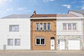 <p>Deze <strong>ruime op te frissen woning</strong> is gelegen in een bijzonder rustige buurt in Aalst. Dankzij de gunstige ligging geniet u hier niet alleen van de nodige rust, maar bevinden winkels, scholen en het openbaar vervoer zich op korte afstand. Bovendien is de aansluiting op de E40 vlot bereikbaar. Op het gelijkvloers bevinden zich de inkomhal, <strong>een lichtrijke leefruimte</strong>, de aansluitende keuken en de badkamer. Verder beschikt het gelijkvloers over <strong>een veranda</strong> en een extra bergruimte die volledig naar eigen wens kan worden ingericht. Op de eerste verdieping zijn er <strong>twee ruime en lichtrijke slaapkamers</strong>. <strong>Het zolderverdiep</strong> is reeds voorzien van een vaste trap en biedt de mogelijkheid om afgewerkt te worden tot <strong>een volwaardige ruime derde slaapkamer</strong>. Tot slot beschikt de woning over <strong>een lange stadstuin</strong> met een noordwestelijke oriëntatie, waar u in alle rust kunt genieten van de middag- en avondzon. Bent u op zoek naar een woning met veel potentieel op een rustige, maar centraal gelegen locatie? Dan is dit pand zeker een bezoek waard.</p>