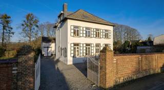 Prachtige, ruime villa met grote tuin te huur in Everberg Bent u op zoek naar een ruime, karaktervolle woning op een rustige en strategische...