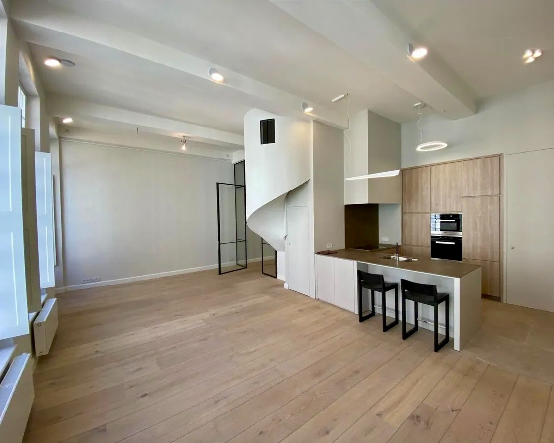 Stijlvol duplexappartement met 2 slaapkamers &amp; zonnig dakterras - foto 3