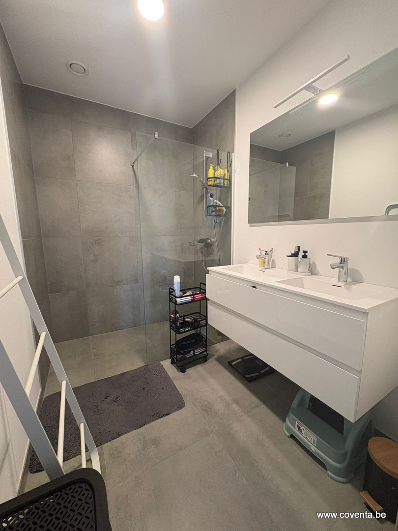 Stijlvol nieuwbouwappartement met 3 slaapkamers te huur te Dadizele - foto 5