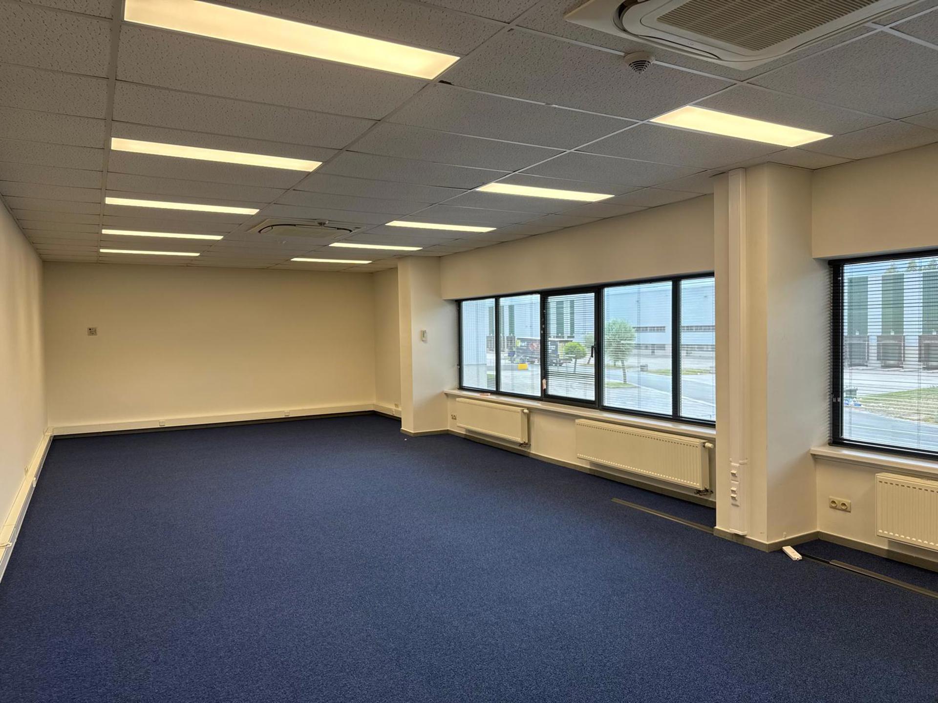 Commercial for rent in Hoogstraten - photo 5