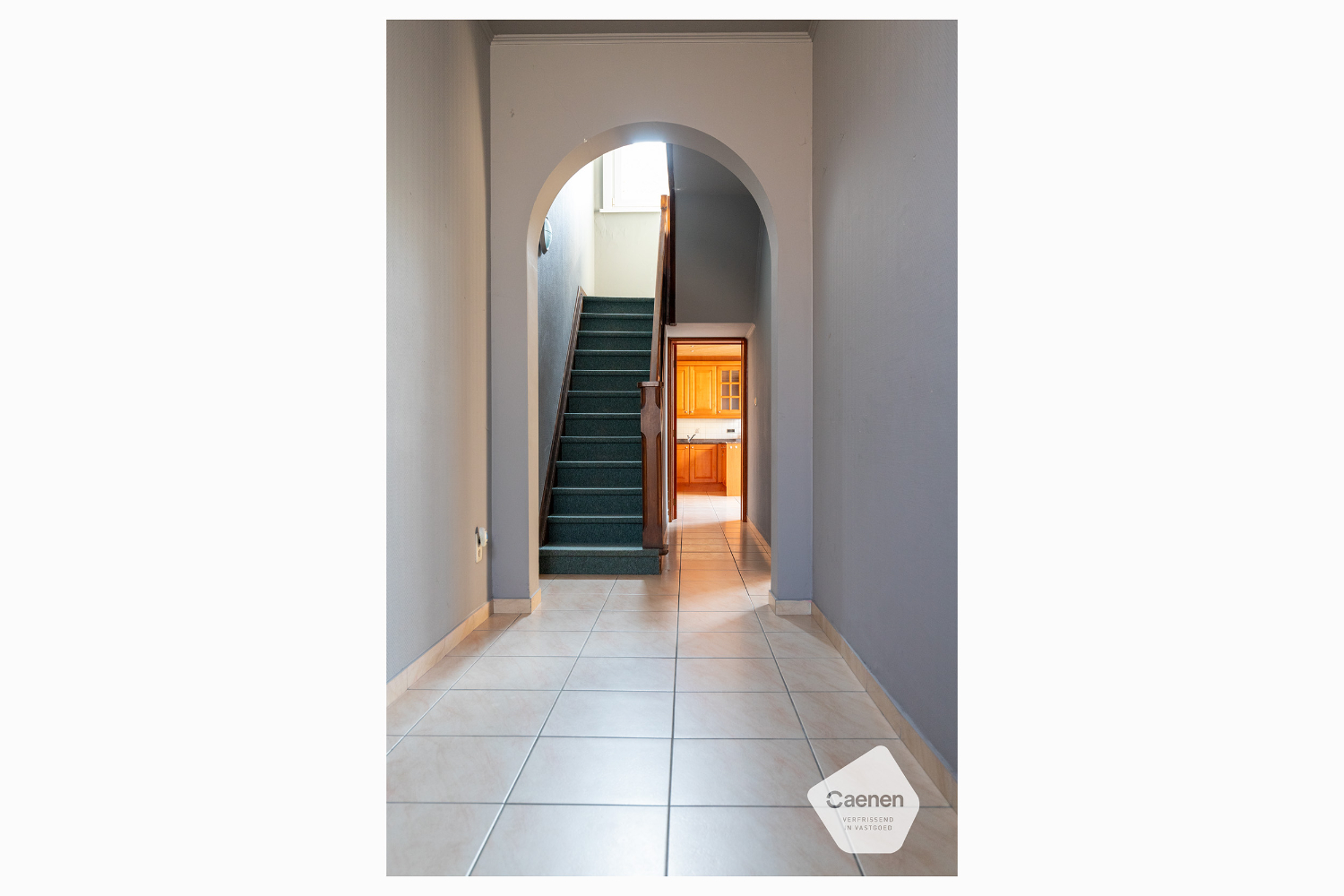 RUIME EN STEVIGE WONING in het centrum van Moerbrugge met mogelijkheid tot 5 slaapkamers - foto 3