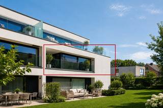 Ontdek dit prachtige 3-slaapkamerappartement in het recent gebouwde project Site Lesko.<br />Een unieke kans om te wonen in een hedendaagse, luxueuze en energiezuinige omgeving met oog voor comfort, design en privacy.<br /><br />Het appartement beschikt over een lichtrijke en ruime leefruimte met een moderne open keuken, afgewerkt met hoogwaardige materialen. De leefruimte-keuken biedt directe toegang tot een gezellig en overdekt terras.<br />De slaapkamers bieden rust en comfort, terwijl de stijlvolle badkamer is uitgerust met een inloopdouche, ligbad, lavabo en een 2de toilet. De 3de slaapkamer wordt op heden als bureel gebruikt.<br /><br />Dankzij de grote raampartijen geniet u van een aangename natuurlijke lichtinval en een open gevoel.<br />Het appartement is instapklaar, hoogwaardig afgewerkt en uitgerust met o.a.praktische maatkasten, blokdeuren, vloerverwarming en zonnepanelen.<br />Een ondergrondse parkeerplaats (30.000€) en extra berging (5.000€) kunnen optioneel samen met het appartement aangekocht worden.<br /><br />Aankoop onder registratierechten (2% onder voorwaarden).<br />Vlotte bereikbaarheid tot autosnelweg (E40-R4) en belangrijkste invalswegen. Nabij winkels, scholen en horeca.<br /><br />Wonen in Site Lesko staat garant voor stijl, rust en kwaliteit.<br />Interesse? Contacteer vandaag Sabrina bij Immo Bia voor meer informatie of een bezoek ter plaatse (info@immobia.be– 0470/03.31.39)<br />