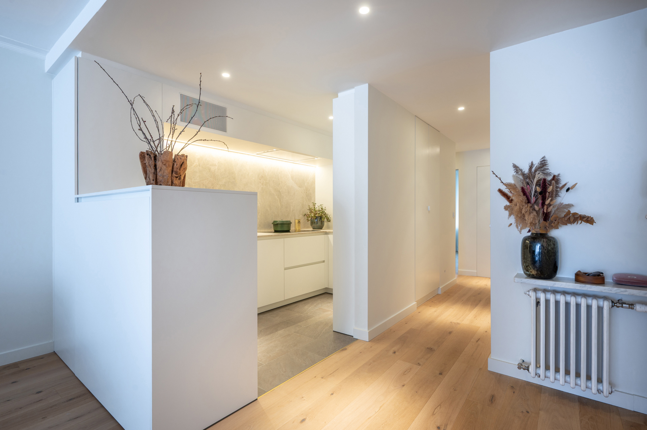 Stijlvol gerenoveerd 2SLK-appartement nabij het centrum - foto 4