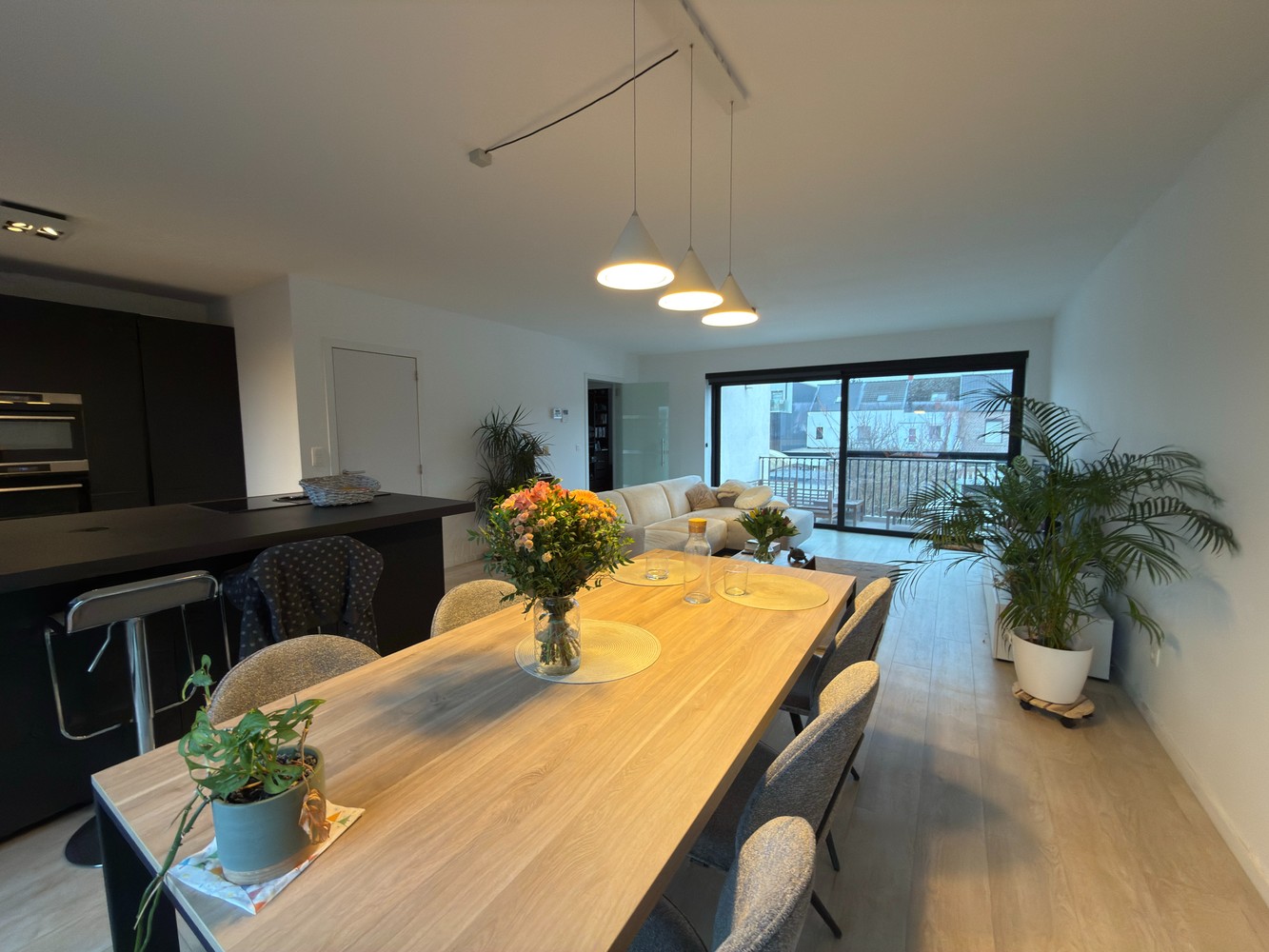 TE HUUR I PRACHTIG APPARTEMENT MET GARAGEBOX - foto 3