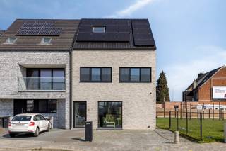 Topligging met maximale visibiliteit – praktijkruimte met instapklare woonstOp een uiterst commerciële locatie aan de op- en afrit van Mechelen Zuid...