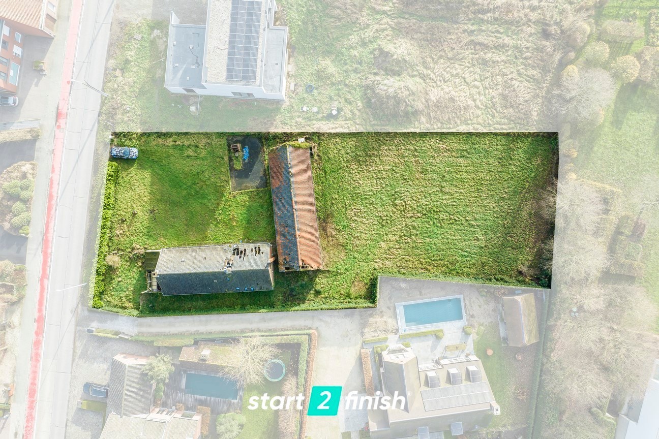 Renovatiepand met grond 2.215 m² - foto 1