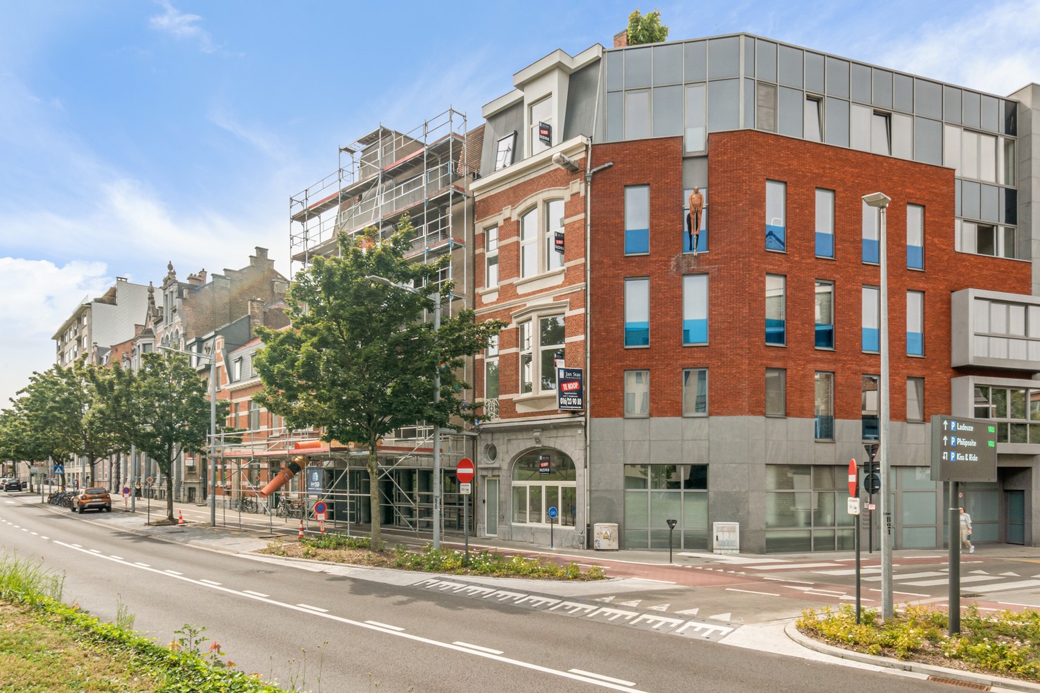 Gelijkvloers en gerenoveerd appartement met 1 slaapkamer en een ruim terras nabij het station van Leuven! - foto 1