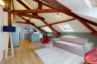 We Invest offers you for sale Brussels Usines, a spacious, warm and freshly renovated contemporary-style apartment, operated as a furnished...