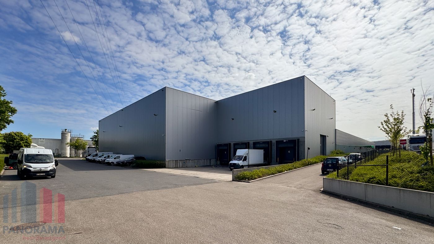 Site logistique de 7.267 m² à louer près de Bruxelles avec accès direct au R0, à l’E40 et à l’E19 - photo 1