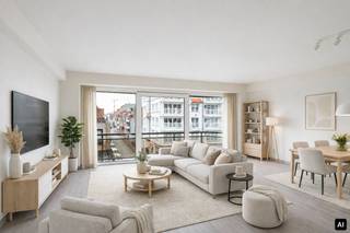 Situé du côté ensoleillé de l’avenue Lippens, à distance de marche de la mer et de la plage, nous vous proposons à la vente cet appartement économe en énergie au troisième étage. Implanté au cœur vibrant de Knokke, il offre tout le confort de vie avec de nombreux commerces, restaurants et services à portée de main.<br /><br />Disposition :<br />hall d’entrée avec toilette, séjour avec terrasse, cuisine équipée, débarras, salle de bains avec douche à l’italienne, 2 chambres, seconde terrasse à l’arrière.<br /><br />Cave privative.<br /><br />Découvrez la vidéo sur www.avantimmo.be<br /><br />Visites ? Sur rendez-vous avec Avantimmo au numéro 050 62 50 55