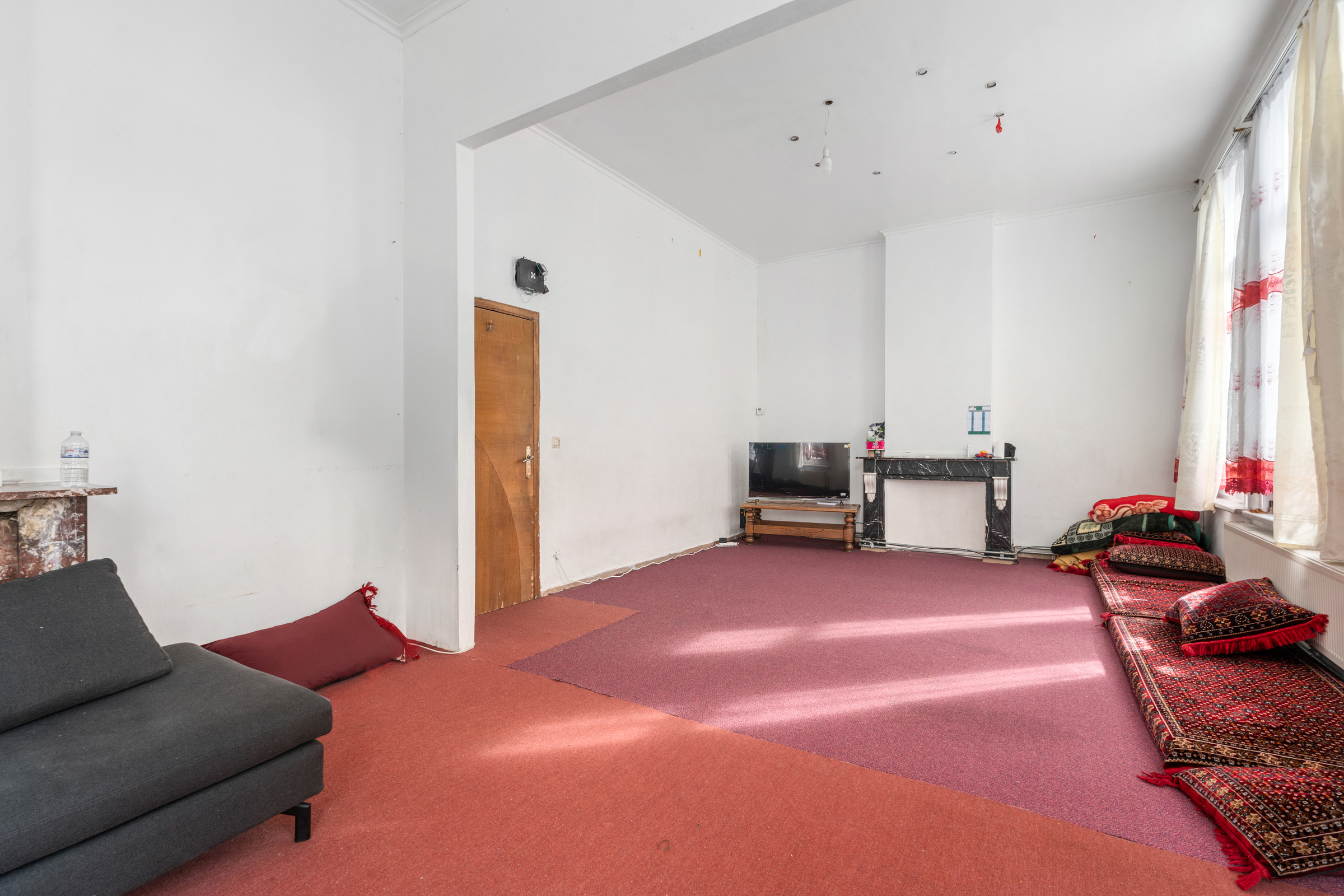 te renoveren woning met handelsruimte in Antwerpen - foto 2