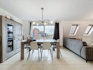 Ontdek dit instapklare, lichtrijke en energiezuinige appartement (EPC-label B – 101 kWh/m²/jaar), ideaal gelegen in het hart van Maldegem. Dankzij...