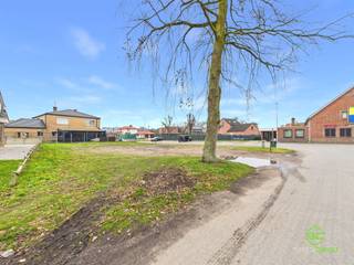 In de rustige Heikensstraat te Zonhoven bevindt zich dit perceel bouwgrond van 5a 06ca, geschikt voor het realiseren van een open bebouwing.Het...