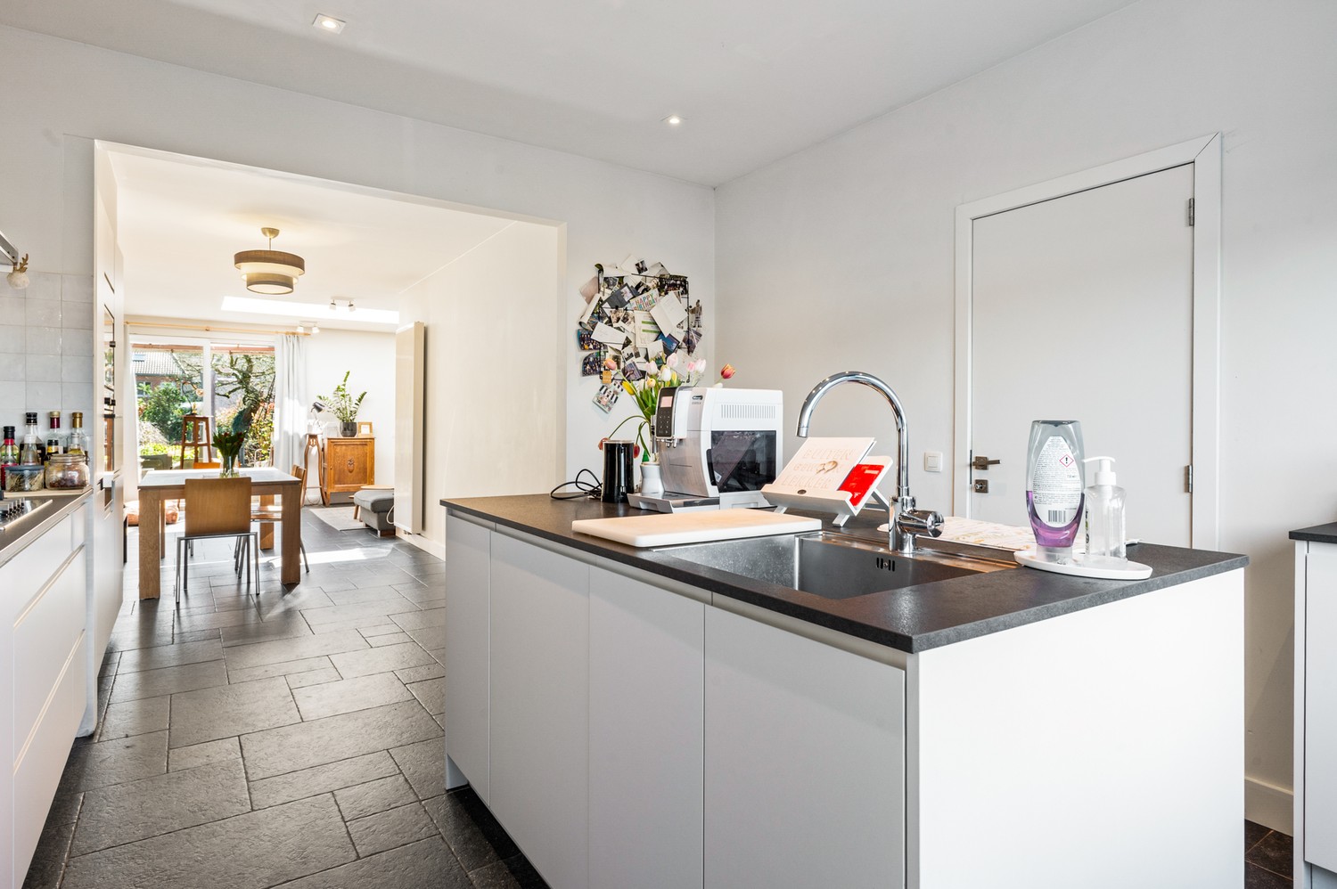 Instapklare gezinswoning met 3 slaapkamers en tuin in Wijnegem - foto 5