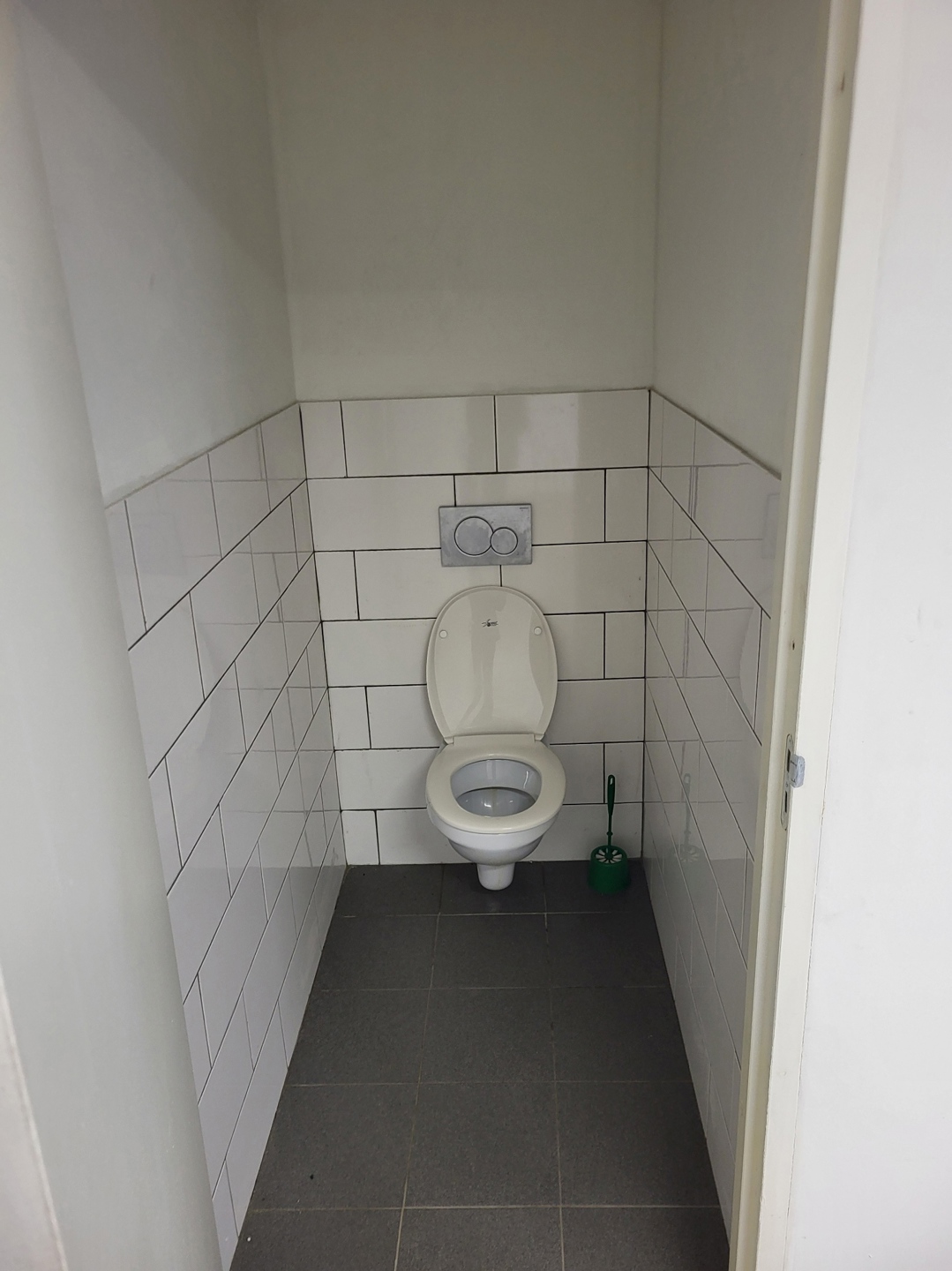 Commercial à louer à Bilzen-Hoeselt - photo 5