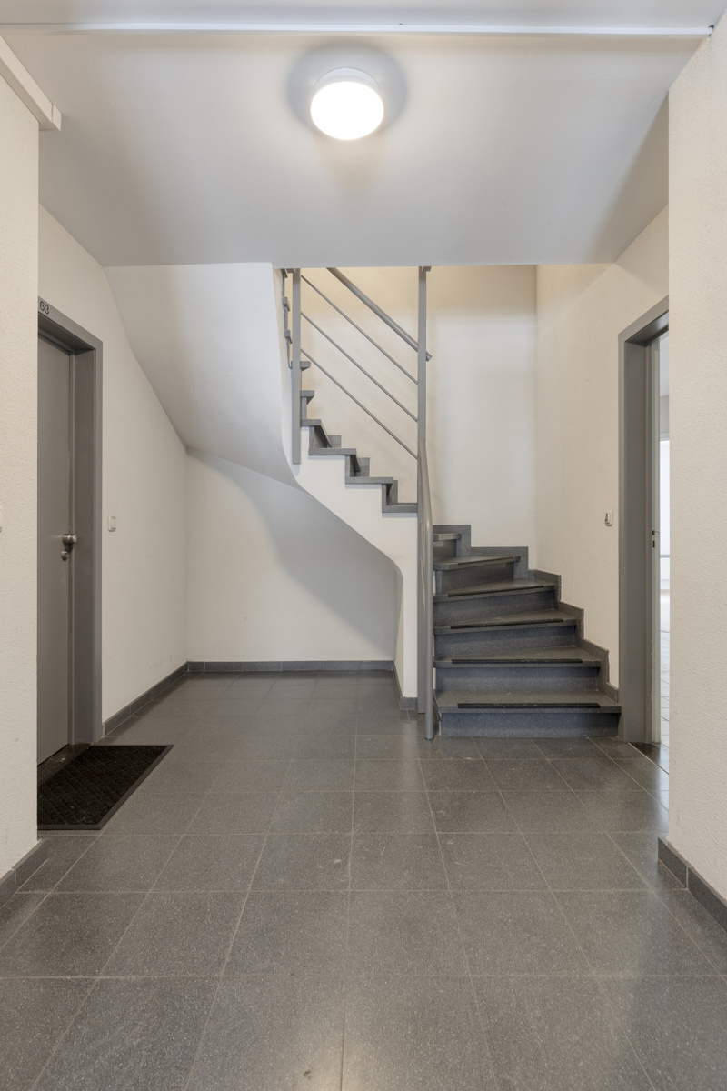 Gelijkvloersappartement met tuintje en garage - foto 5