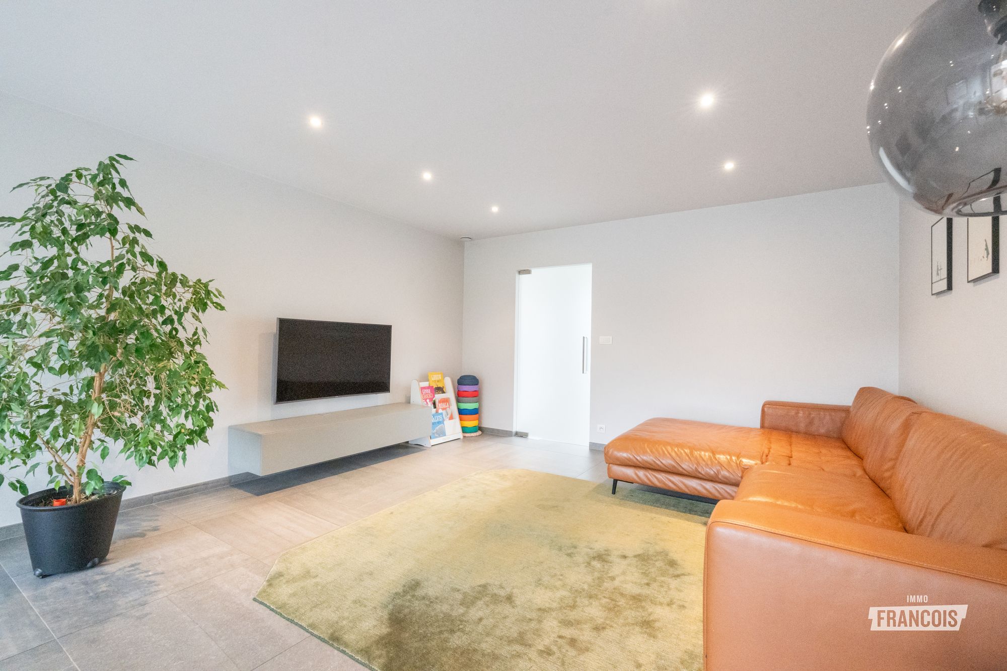 Recente en energiezuinige gezinswoning met 4 slaapkamers - foto 4