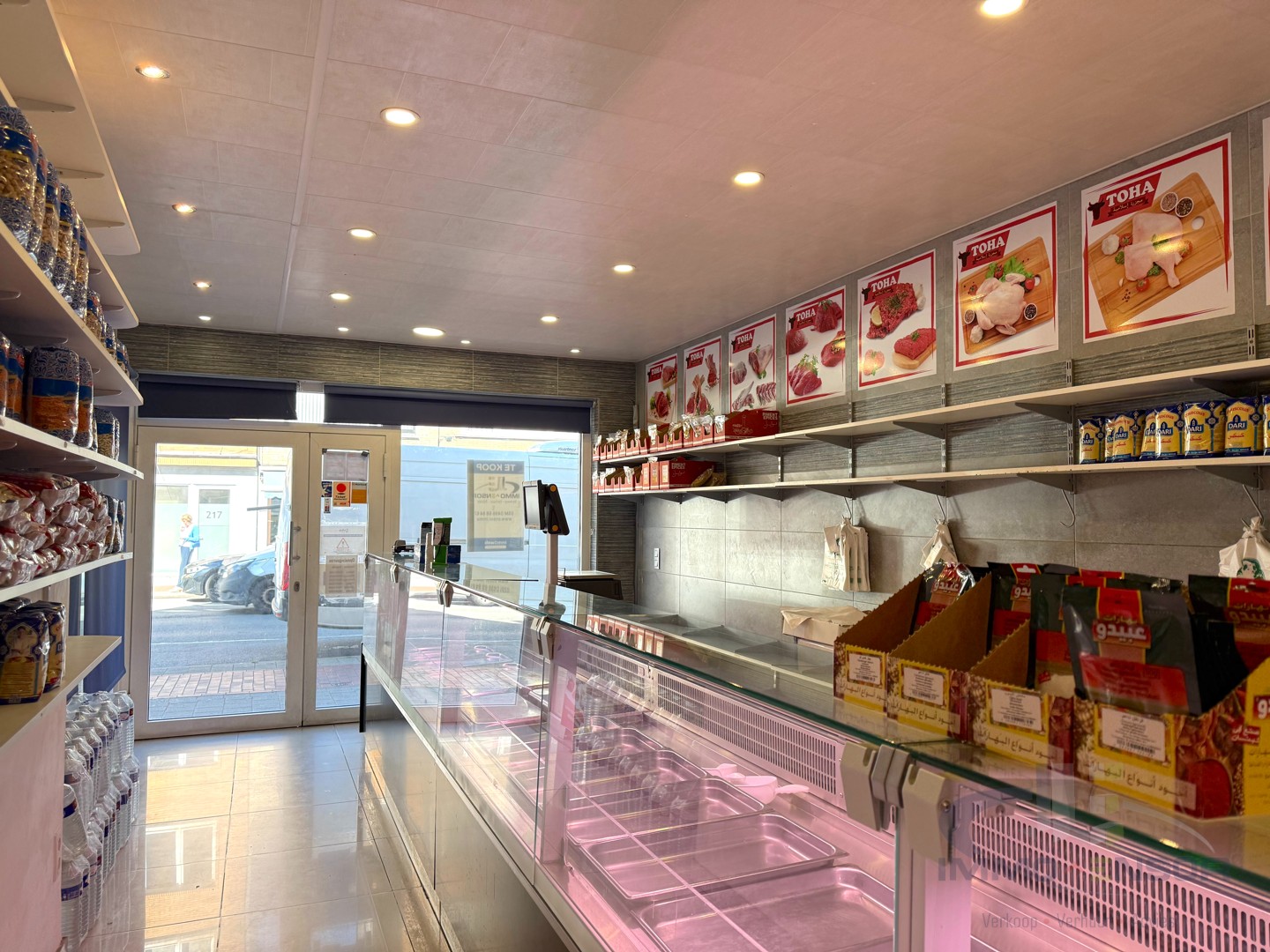 Moderne Slagerij Te Koop – Instapklaar Handelsgelijkvloers op Toplocatie - foto 4