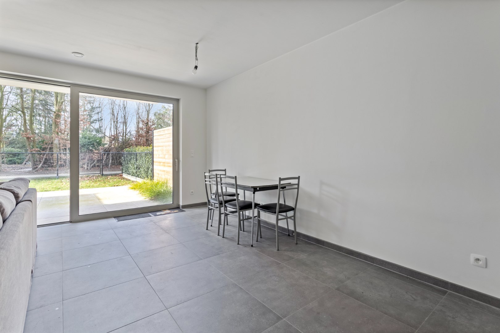 Recent appartement met 1 slpk en gezellig tuintje op wandelafstand van het centrum ! - foto 5