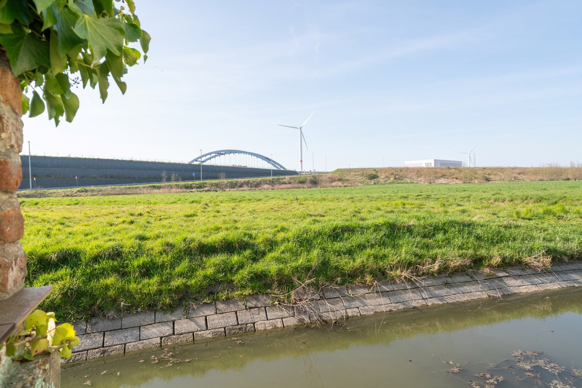 Hoekwoning met een perfect georiënteerde tuin te Lissewege - foto 4