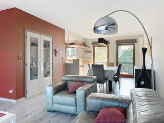 Op zoek naar een woning met veel potentieel, centraal gelegen tussen de A12 en E19 én op fietsafstand van het dorpscentrum?Deze instapklare beletage...