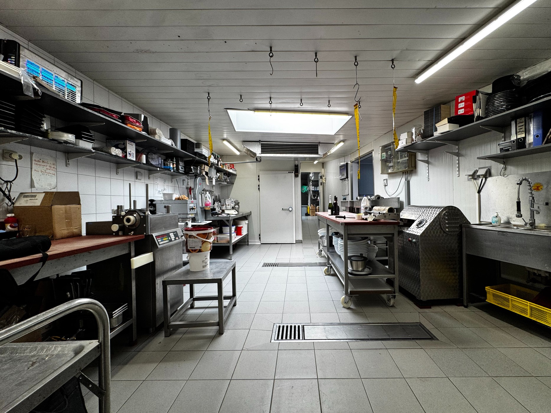 Woning en handelspand (beenhouwerij) + recent 2 slaapkamer appartement - foto 5