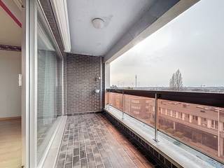 For rent: ready-to-move-in apartment on the fifth floor near the center of BoomLayout:- entrance hall with built-in cupboards- living room-...