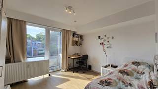 <p><span>Fully furnished studio in the heart of Leuven, ideal for one person</span></p><p><span> </span></p><p><span>Are you looking for a cozy and practical place to live in the center of Leuven? Then this fully furnished studio is exactly what you are looking for. The studio is perfectly located in a lively neighborhood and offers all the comforts for a single tenant. It is ideally suited for students or young professionals who want to live centrally with everything within reach.</span></p><p><span> </span></p><p><span>The studio is fully furnished and move-in ready. It is intended for one person only. Monthly charges include advances for the common costs of the building and private consumption of electricity, heating, water and internet.</span></p><p><span> </span></p><p><span>For more information or to schedule a visit, please feel free to contact us at 078/48 47 00 or</span><span> info@ap-p.be.</span></p><p><span> </span></p>