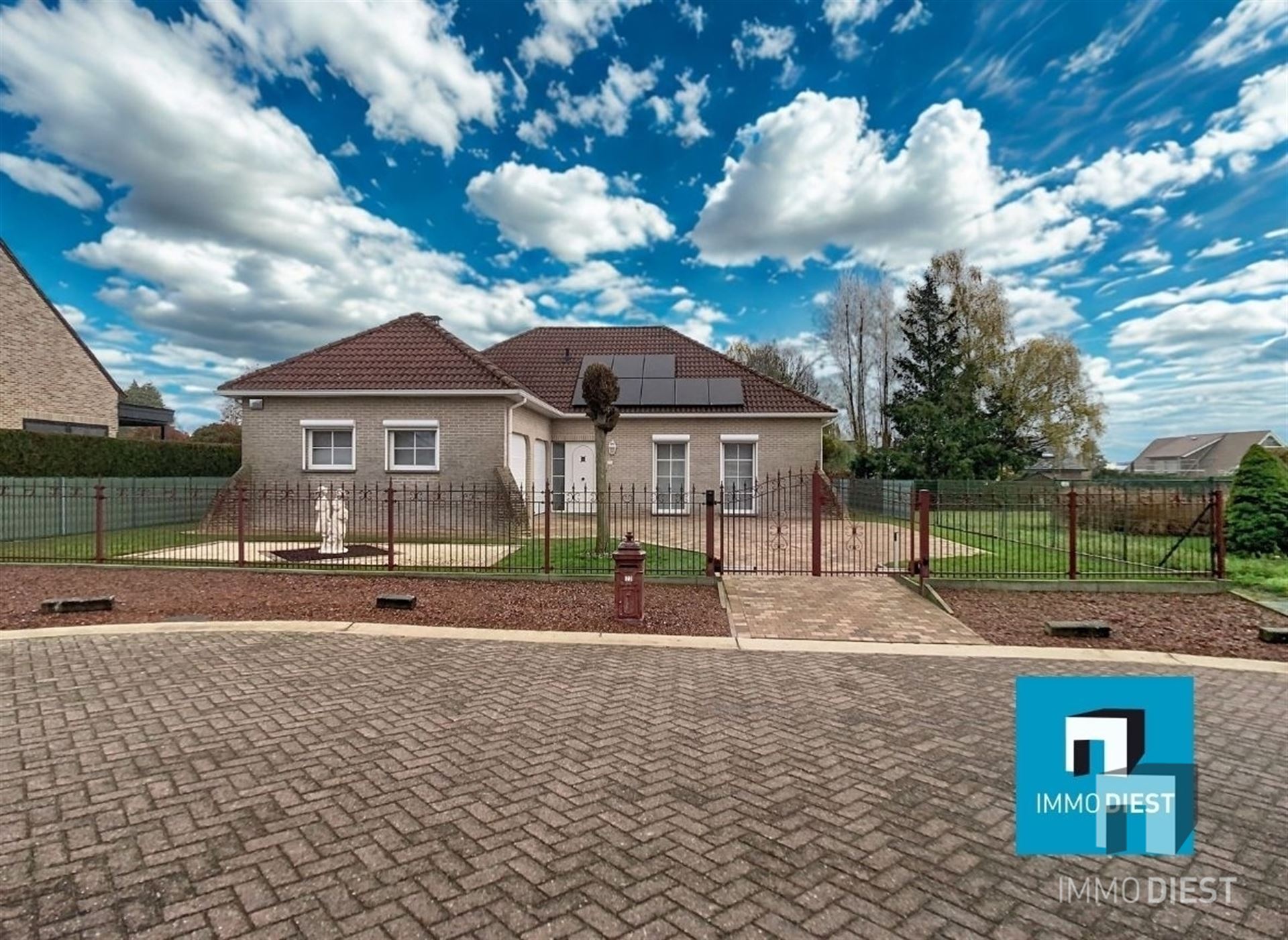 Fraaie villa in residentiële verkaveling in de rand van Diest - foto 1