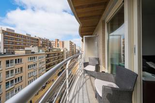 Op zoek naar een instapklaar en onderhoudsvriendelijk appartement op een toplocatie aan zee?Ontdek dit charmante 1-slaapkamerappartement op de 5de...