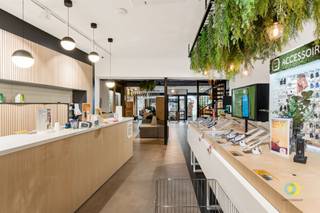 <p><span>This  fully renovated in 2019 commercial property, represents an excellent opportunity for investors looking for a move-in ready property with an excellent location and reliable rental income. Currently the property is leased by established names such as Telenet and Base, providing not only security in terms of rental income, but also an attractive return on investment. On the ground floor there is a spacious commercial space of 125 m², ideal for retail, service or office activities. In addition, there are two practical storage rooms, a separate toilet and a separate office space. The second floor offers additional comfort and space, with a second toilet, a fully equipped kitchen and a cozy sitting area that opens directly onto a pleasant terrace. This outdoor space adds value as a relaxation area or lunch area. On the second floor there is a bright open space that currently serves as a meeting room. Thanks to its open character, this floor can easily be rearranged according to the user's needs  think coworking space, additional office space or creative studio. Whether you are looking for a profitable investment or a location with potential for its own commercial operation in the future, this property offers a rare combination of security, flexibility and professional appeal.</span></p>