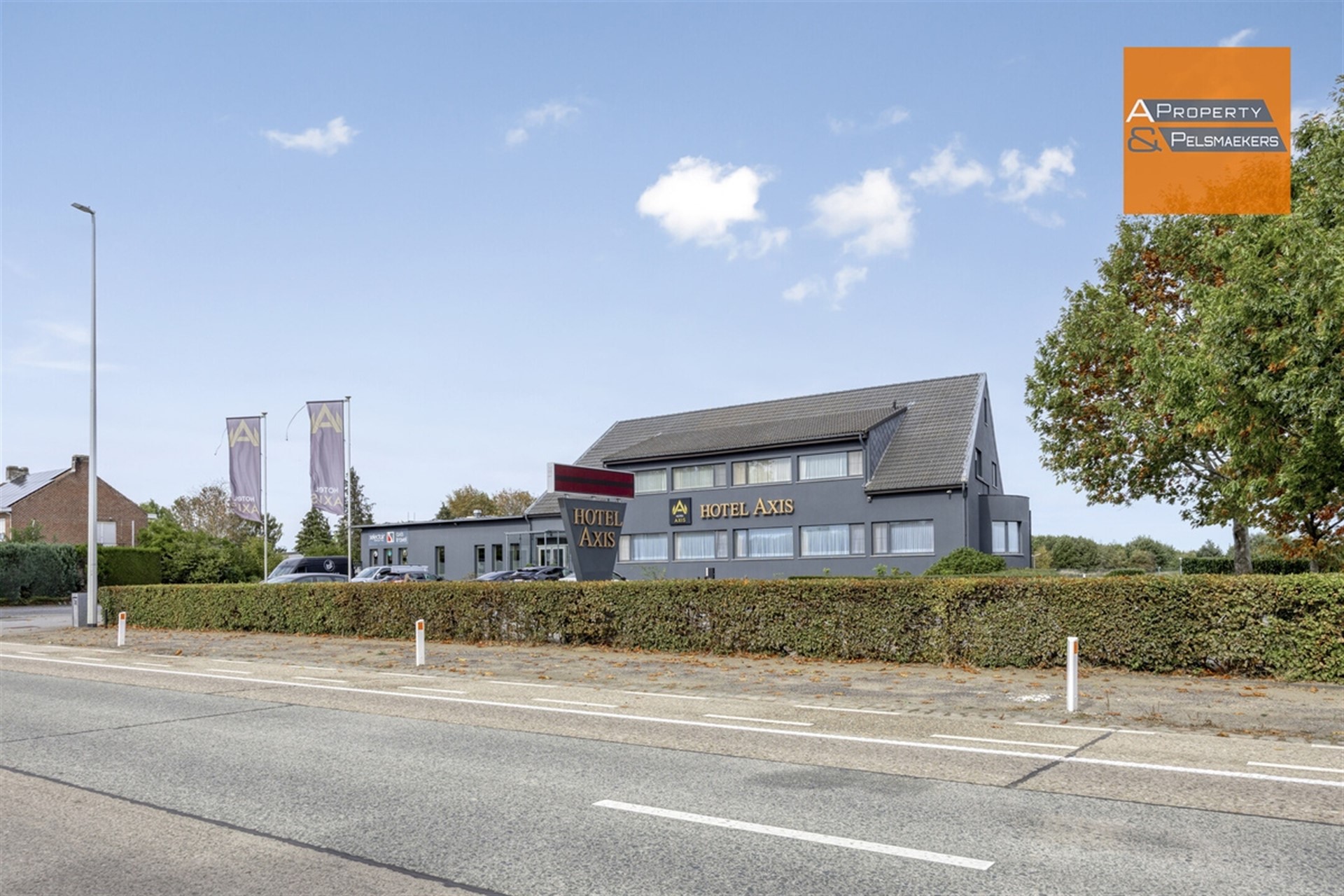 Hotel with 24 rooms - photo 1