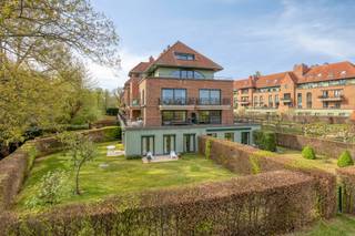 Dit luxueus afgewerkte appartement met 3 slaapkamers bevindt zich in residentie “Keizershof”, een uniek complex op een van de hoogste punten...