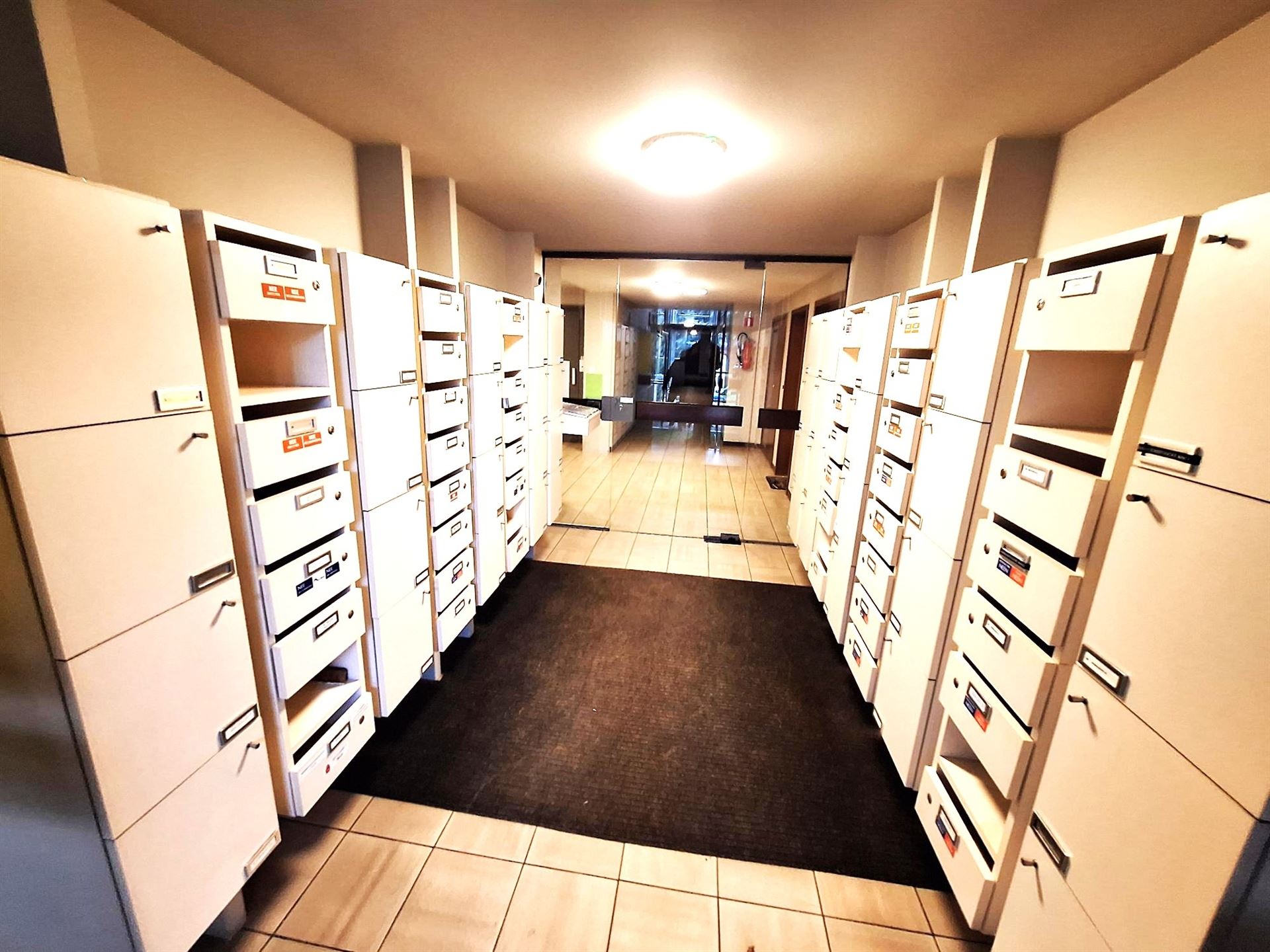 Op te frissen ruime studio in Centrum Merelbeke - foto 2