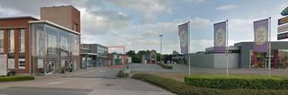 Handelseigendom te koop, gelegen op een baanlocatie in Zandhoven op een perceel van ca. 327 m² met veel passage en een grote voorgelegen...