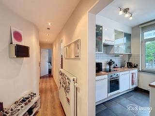 Gelegen op de eerste verdieping van een gebouw met lift, bevindt dit verzorgd appartement zich in het hart van Antwerpen. Met zijn...