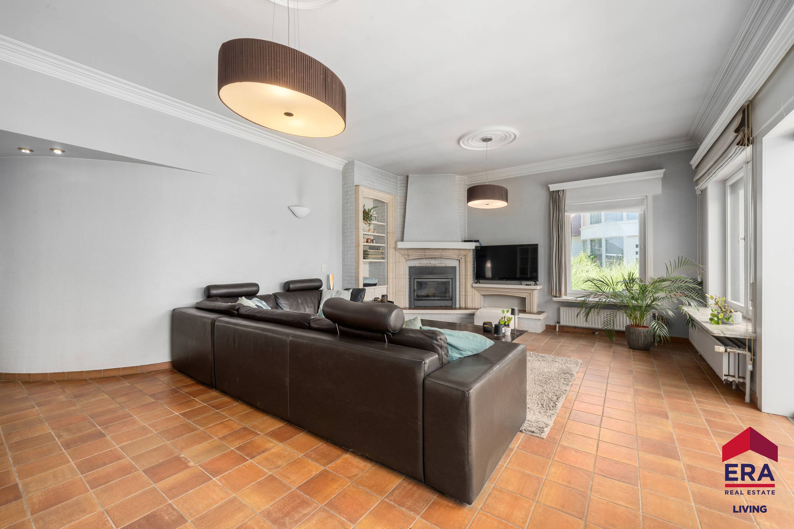 Statige villa met 6 slpk. op 22 are en prachtige groene tuin - foto 4