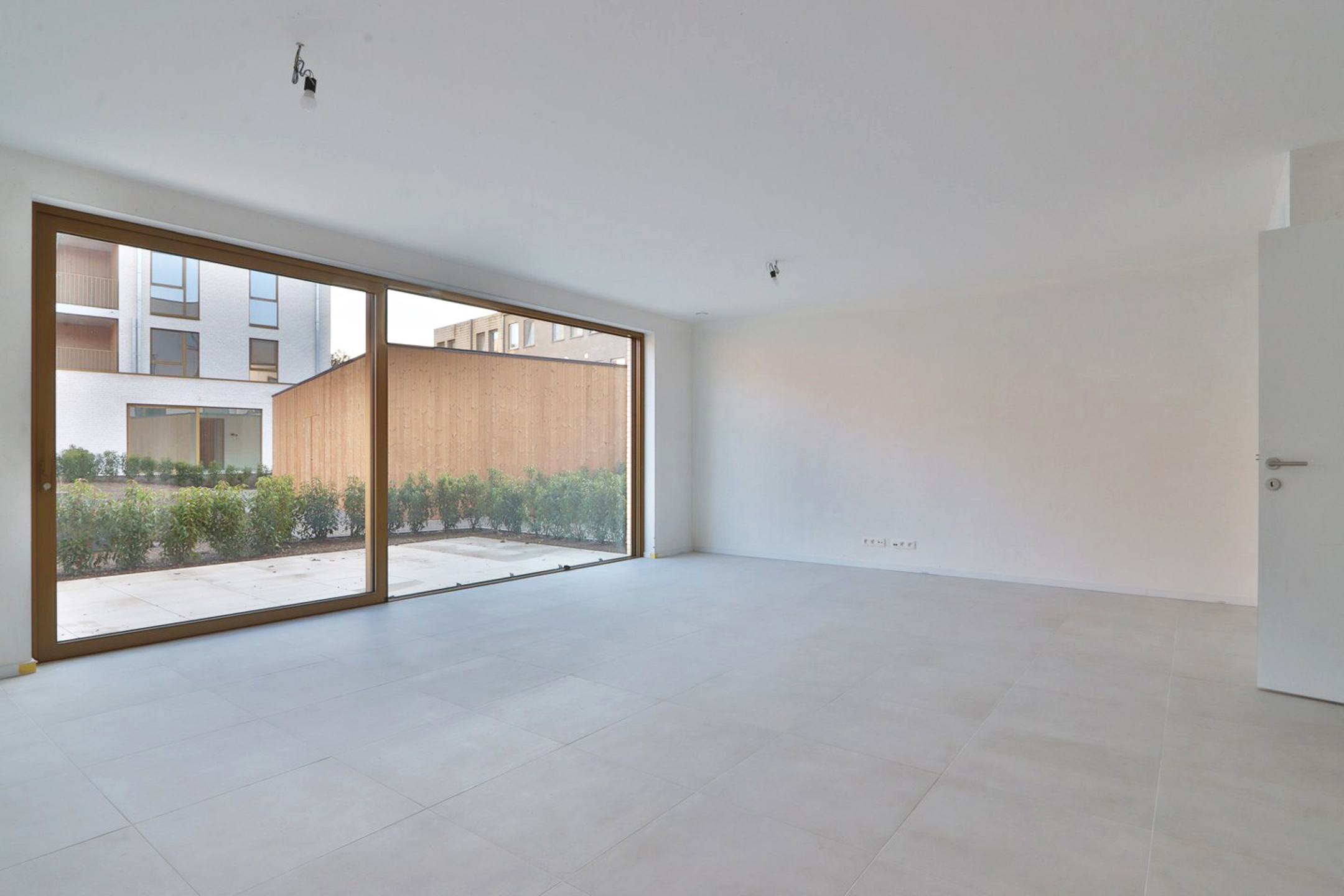 BEN-appartement met 2 slpks nabij 't station van Beveren - foto 2