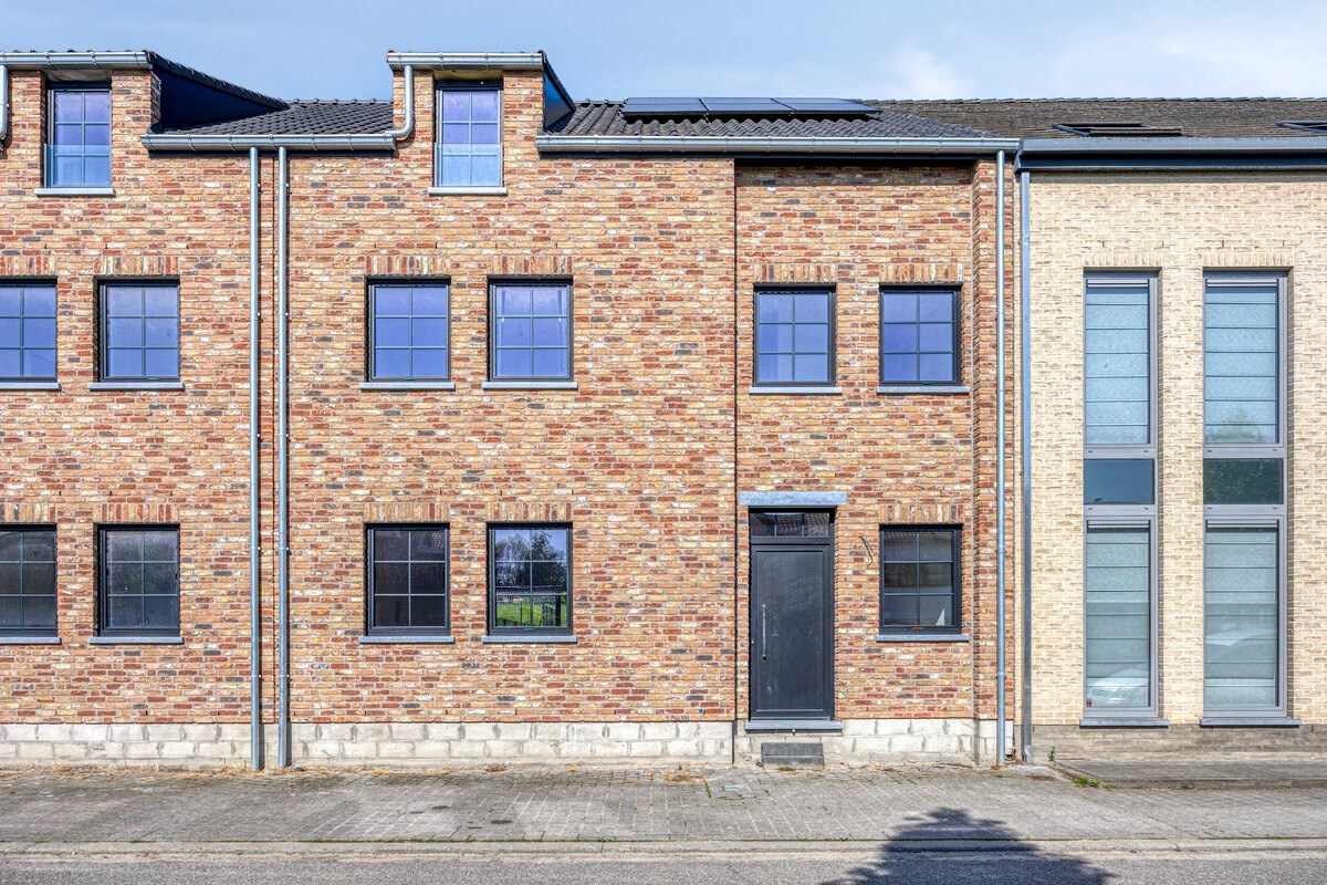 Ruime en energiezuinige nieuwbouwwoning op toplocatie in Tongeren - foto 1