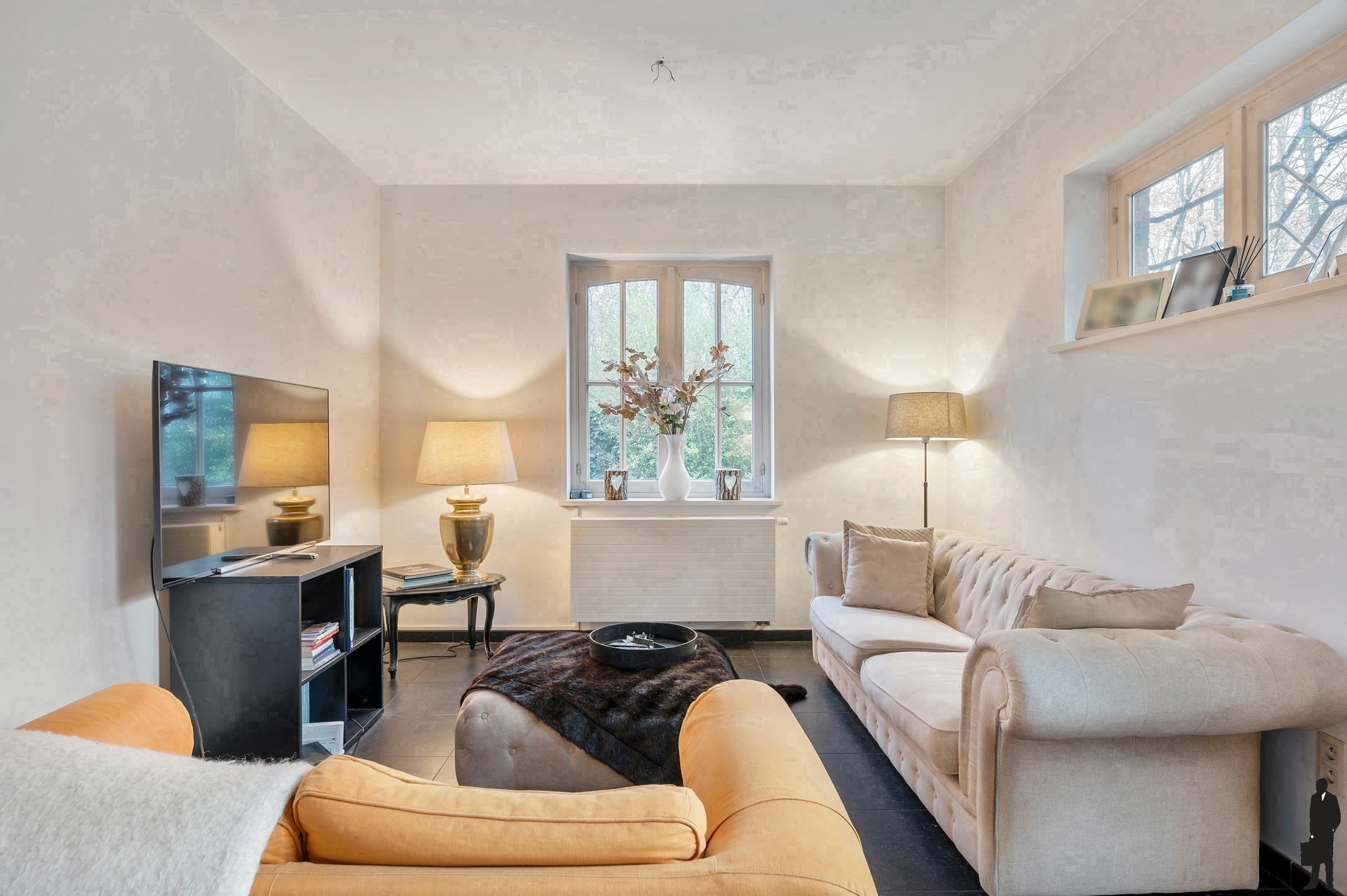 Riante en volledig gerenoveerde pastorijwoning op een prachtig en privatief perceel van ca. 5.400 m²!  - foto 4