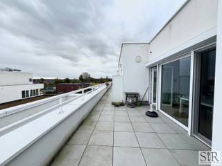 Zoekt u een plek met de garantie op warme zorg, maar wil je nog steeds zelfstandig zijn? Dan is deze serviceflat perfect voor jou! In residentie...