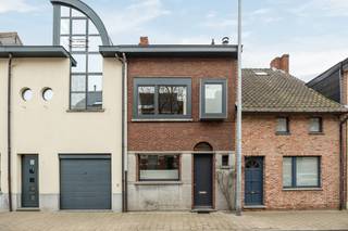 Fijne gezinswoning met 4 slaapkamers op een perceel van 155 m² nabij de Nieuwe Kaai en het centrum van Turnhout! Mogelijkheid tot...