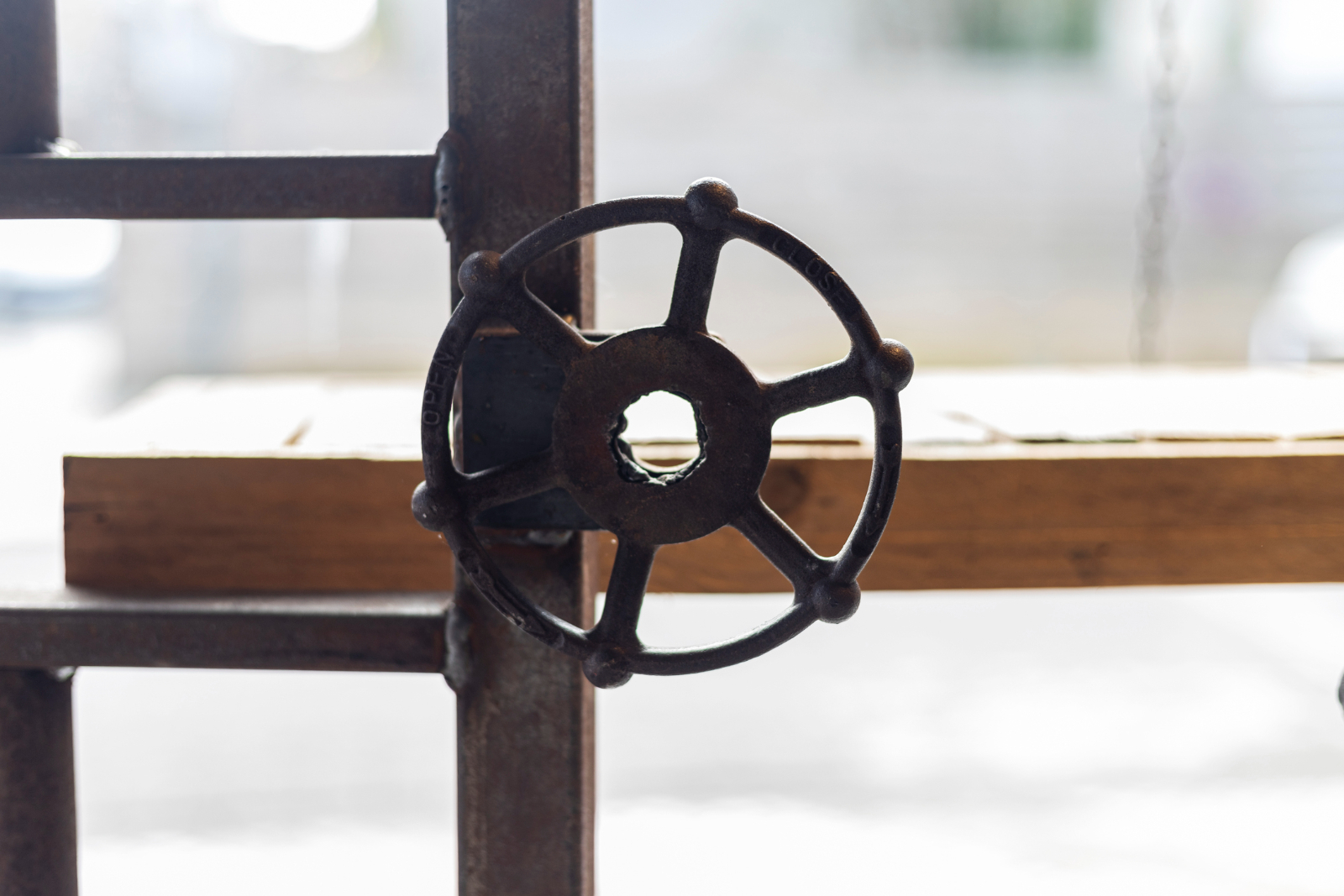 Handelsgelijkvloers gelegen in centrum Roeselare - foto 3